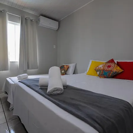 10 Hospedes - Cozinha Gourmet Com Churrasqueira - 4 Quartos - 3 Banheiros - Garagem - Piscina Com Cascata - 2,1 Km Do Cataratas Jl Shopping Foz do Iguacu Exterior photo